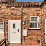 20 Hazelnut Grove Spacious Contemporary 2-bed House In - Pass The Keys