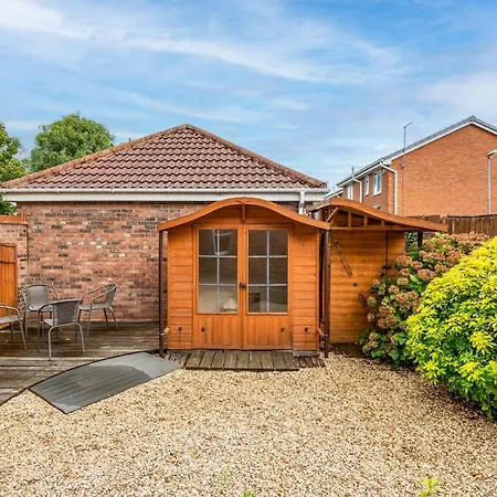 20 Hazelnut Grove Spacious Contemporary 2-bed House In - Pass The Keys