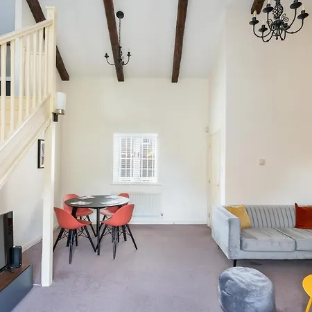 20 Hazelnut Grove Spacious Contemporary 2-bed House In - Pass The Keys York