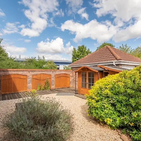 度假居 20 Hazelnut Grove Spacious Contemporary 2-bed House In - Pass The Keys