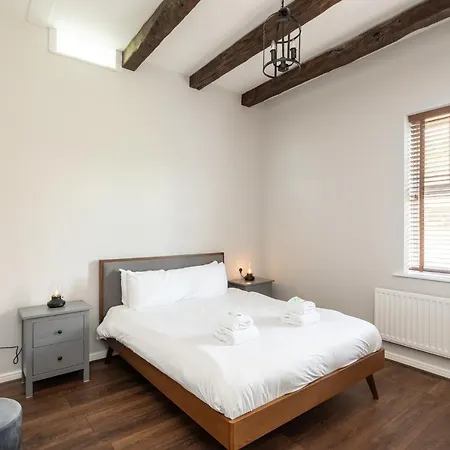 Tatil Evi 20 Hazelnut Grove Spacious Contemporary 2-bed House In - Pass The Keys *