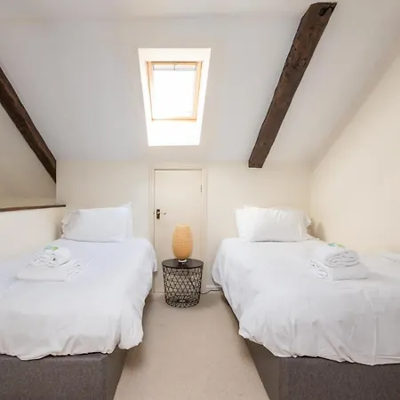 20 Hazelnut Grove Spacious Contemporary 2-bed House In - Pass The Keys 度假居 *