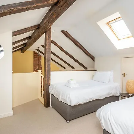 20 Hazelnut Grove Spacious Contemporary 2-bed House In - Pass The Keys York