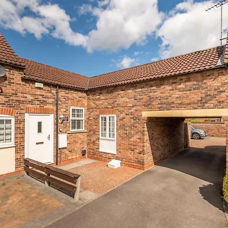 20 Hazelnut Grove Spacious Contemporary 2-bed House In - Pass The Keys York