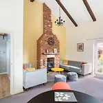 20 Hazelnut Grove Spacious Contemporary 2-bed House In - Pass The Keys York