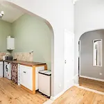 20 Hazelnut Grove Spacious Contemporary 2-bed House In - Pass The Keys *