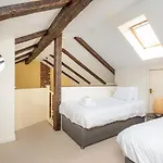 20 Hazelnut Grove Spacious Contemporary 2-bed House In - Pass The Keys York