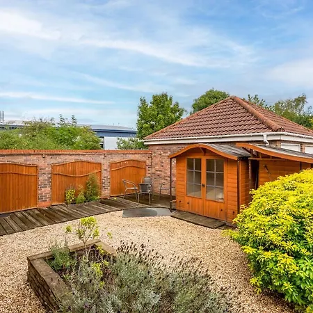 20 Hazelnut Grove Spacious Contemporary 2-bed House In - Pass The Keys 別荘 *