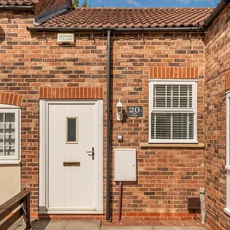 20 Hazelnut Grove Spacious Contemporary 2-bed House In - Pass The Keys