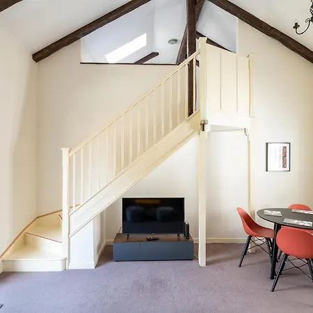 20 Hazelnut Grove Spacious Contemporary 2-bed House In - Pass The Keys *